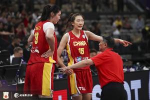 AG体育官网-宫鲁鸣谈女篮三大中锋：未来离不开这三人 双塔是选择但不是唯一